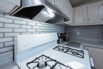 5700 Old Kirtland Hwy in Farmington, NM - Foto de edificio - Building Photo