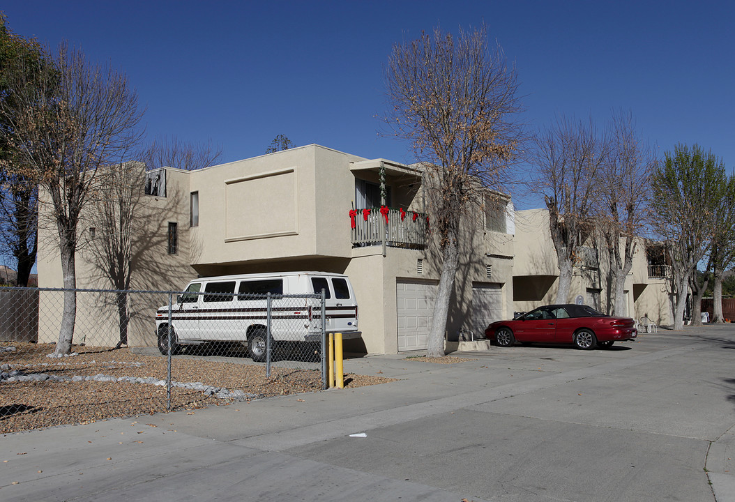 16420 W Joy St in Lake Elsinore, CA - Building Photo