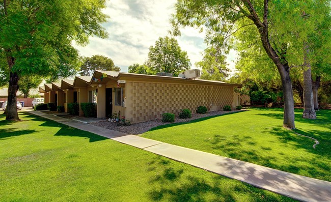 Tempe Cottages in Tempe, AZ - Foto de edificio - Building Photo