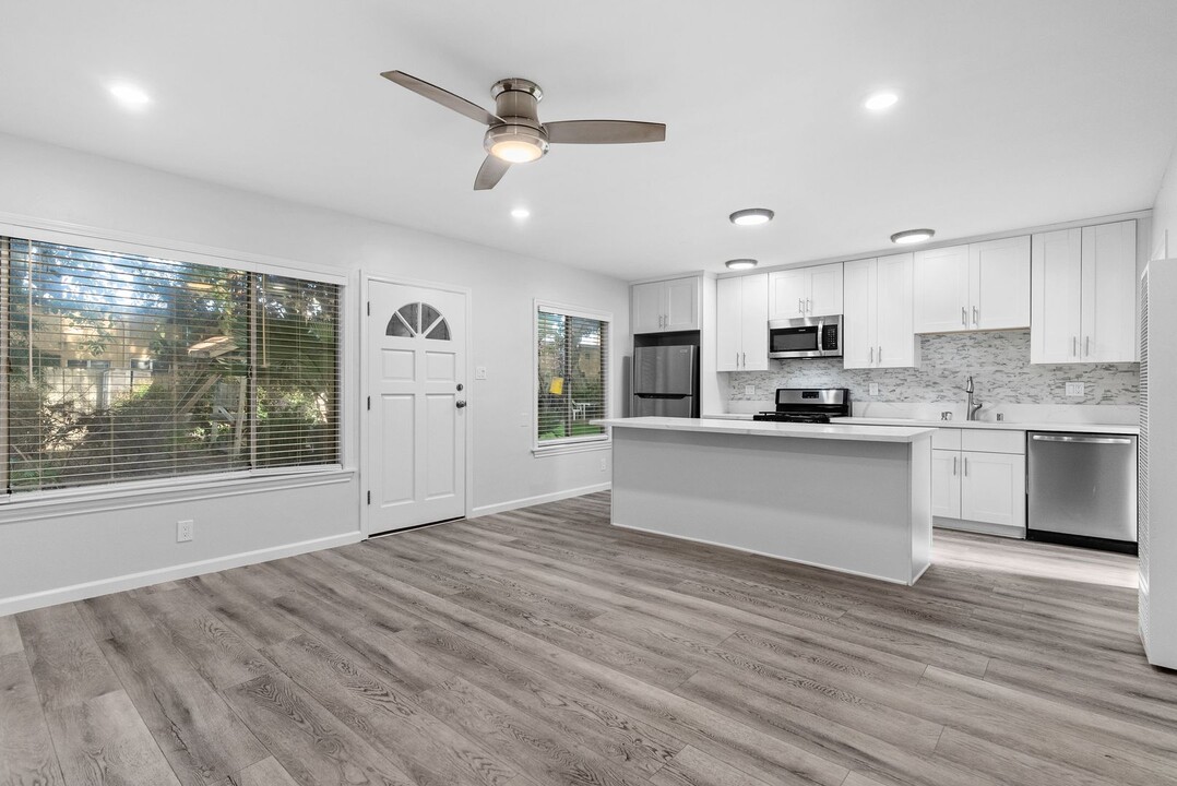 1444 W Parade St, Unit 01 in Long Beach, CA - Building Photo