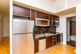 650 W Wayman St in Chicago, IL - Building Photo - Building Photo