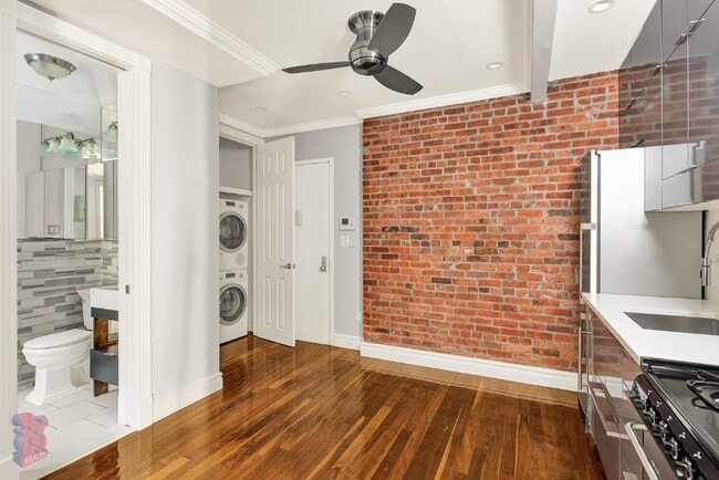 1590 Lexington Ave in New York, NY - Building Photo - Building Photo