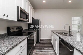 1713 Eastway Dr in Dallas, NC - Building Photo - Building Photo