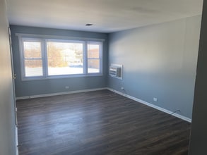 444 W Hickory St in Chicago Heights, IL - Building Photo - Building Photo