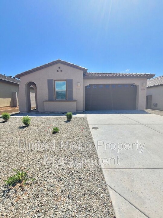 12179 E Sereno Rd in Gold Canyon, AZ - Foto de edificio