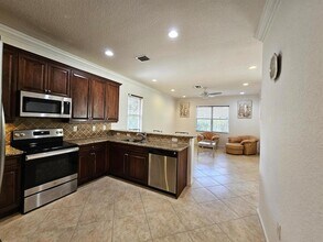 7533 Topiary Ave in Boynton Beach, FL - Building Photo - Building Photo