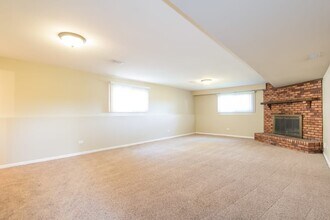 132 S Grace St in Lombard, IL - Building Photo - Building Photo