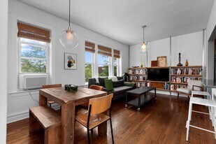 4862 N Ashland Ave, Unit 3E in Chicago, IL - Building Photo