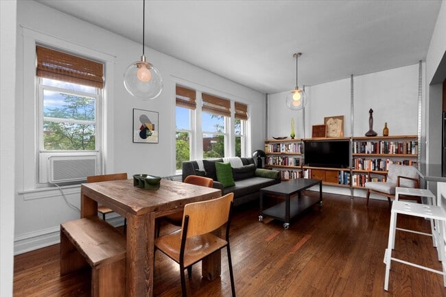 property at 4862 N Ashland Ave