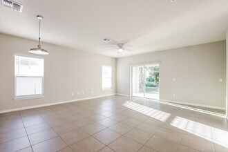 386 Colonade Ct in Kissimmee, FL - Building Photo - Building Photo