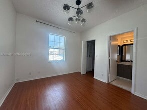 1943 Madeira Dr in Weston, FL - Building Photo - Building Photo