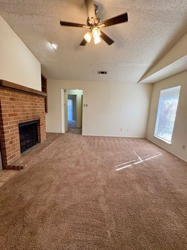 204-206 Zuni Dr in Hewitt, TX - Building Photo - Building Photo