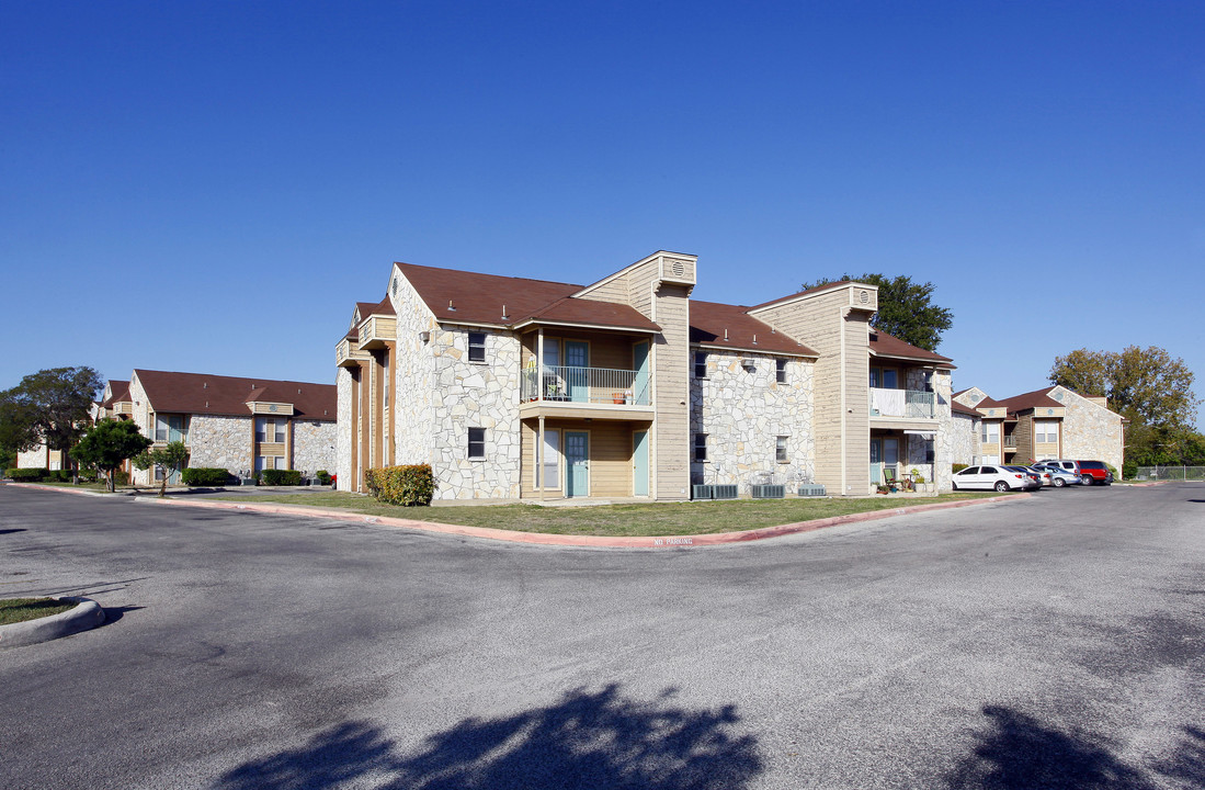 Bear Springs in San Antonio, TX - Foto de edificio