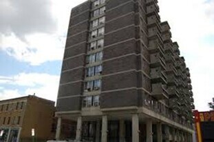 872 Massachusetts Ave in Cambridge, MA - Building Photo