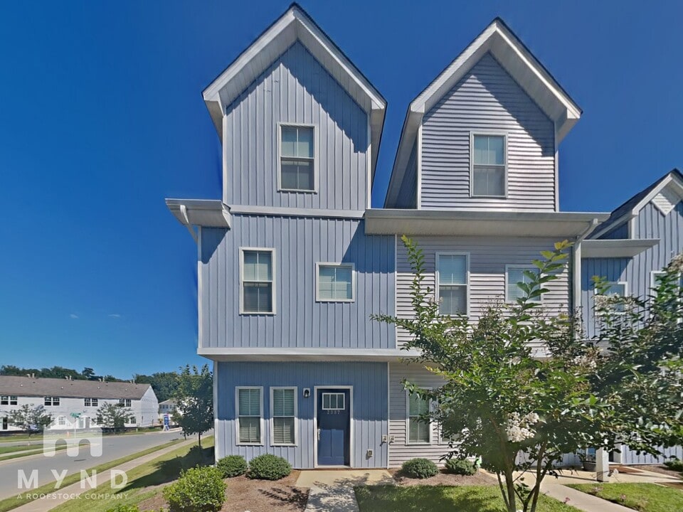 2387 Eagle Creek Ct in Winston-Salem, NC - Building Photo