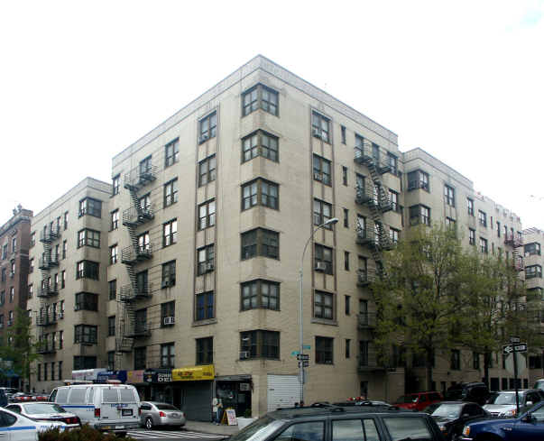 2165 Ryer Ave in Bronx, NY - Foto de edificio