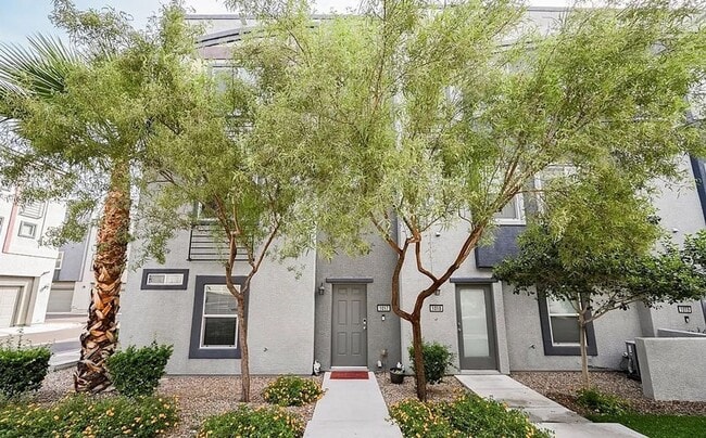 9050 Tropicana Ave in Las Vegas, NV - Building Photo - Building Photo