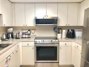 2039 SE 10th Ave in Fort Lauderdale, FL - Building Photo - Building Photo