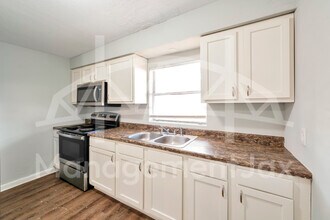 1586 W 36th St in Jacksonville, FL - Building Photo - Building Photo