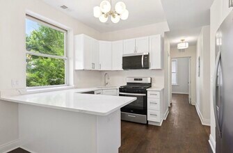 1340 W Hollywood Ave in Chicago, IL - Building Photo - Building Photo