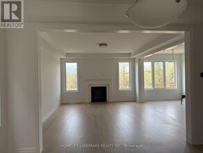 25 Spring Oak Cres in Markham, ON - Building Photo - Building Photo