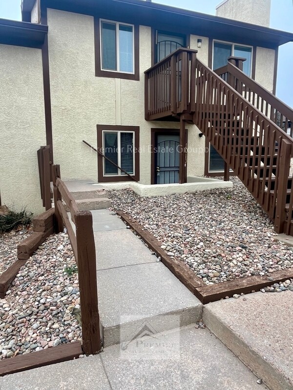 1013 Western Dr in Colorado Springs, CO - Building Photo - Building Photo