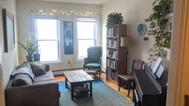 27 Park St, Unit 6 in Somerville, MA - Building Photo - Building Photo