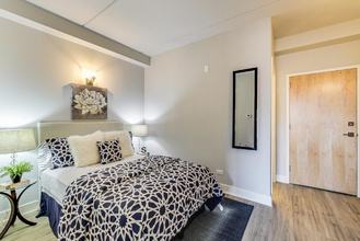 1168 N Wells St-Unit -808 in Chicago, IL - Building Photo - Building Photo