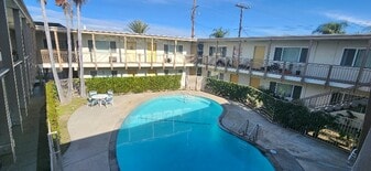 9242 Telegraph Rd, Unit A in Downey, CA - Building Photo