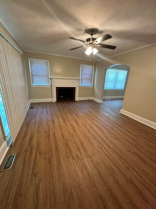 107 Mitchell St in Lewiston Woodville, NC - Foto de edificio