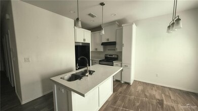 16 S Indiana Ave in Mercedes, TX - Building Photo - Building Photo