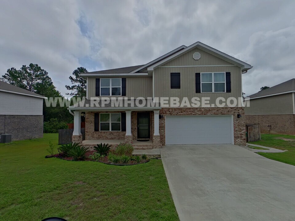 3264 Chapelwood Dr in Crestview, FL - Building Photo