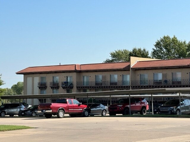 Four Seasons Emporia Ks