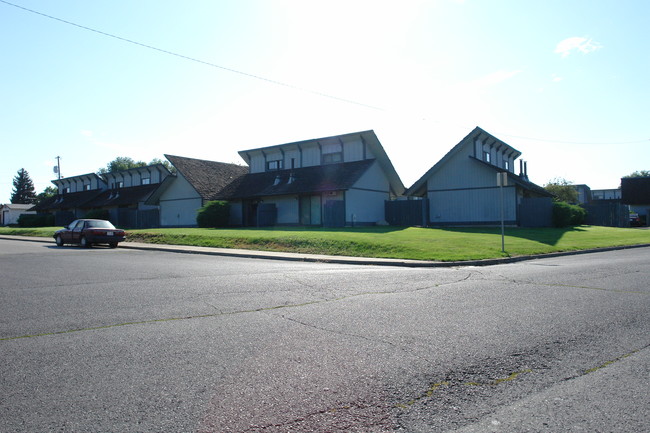 Alpine Square in Spokane, WA - Foto de edificio - Building Photo