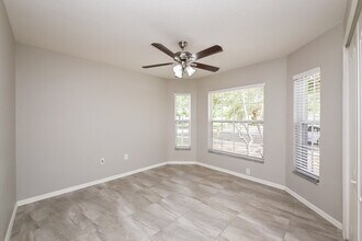 12903 Lake Vista Dr in Gibsonton, FL - Building Photo - Building Photo