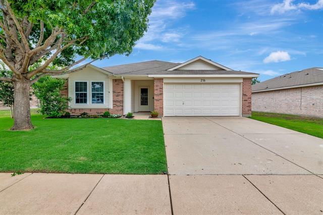 216 Hilltop Dr in Justin, TX - Building Photo