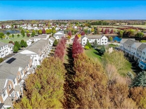 202 Neubauer Circle in Lindenhurst, IL - Building Photo - Building Photo