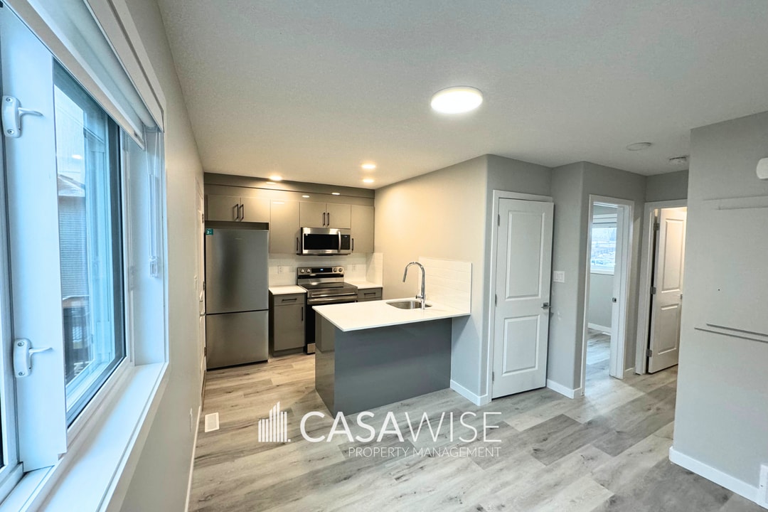 4309-4338 38 St in Beaumont, AB - Building Photo