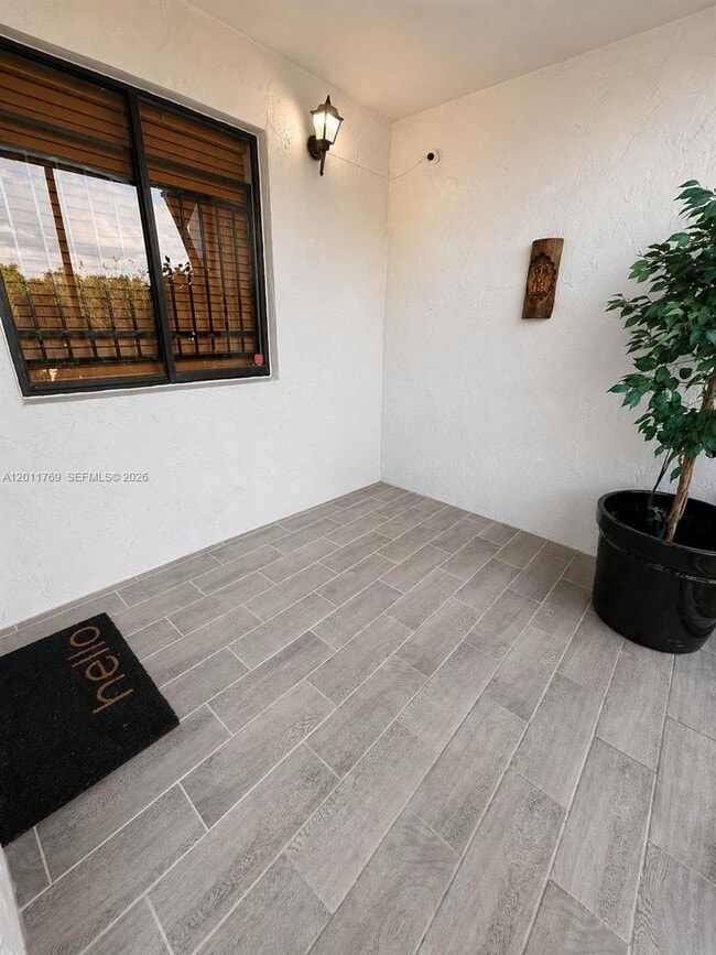 property at 286 Racquet Club Rd