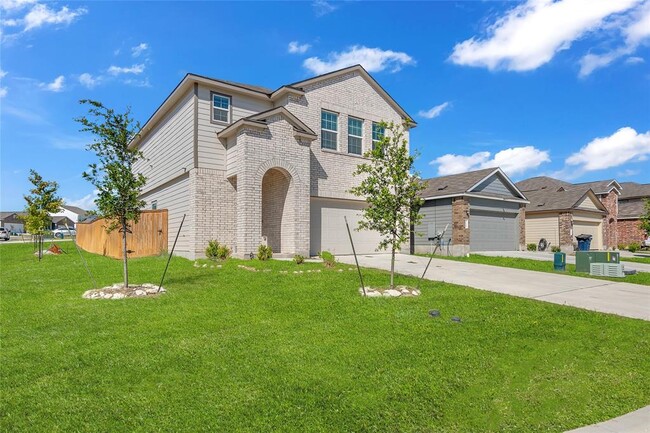 132 Bronco Billy Dr in Jarrell, TX - Building Photo - Building Photo