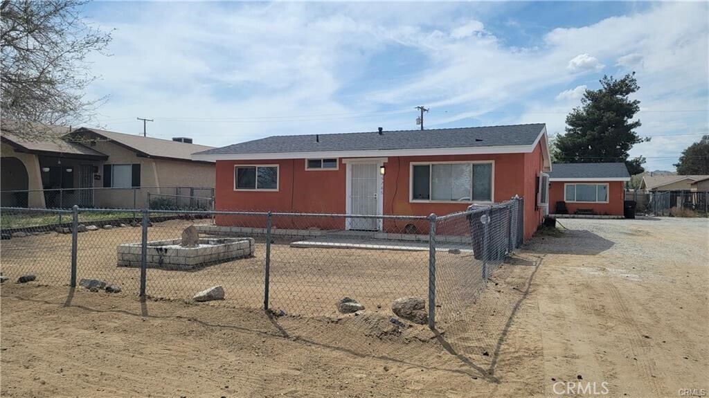 6286 Ronald Dr in Yucca Valley, CA - Building Photo