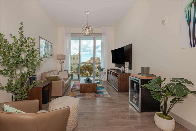 777 N Ocean Dr