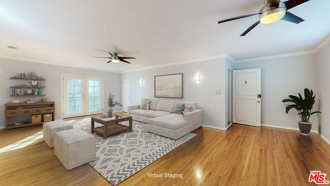 property at 432 S Doheny Dr