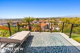 26341 Ganiza in Mission Viejo, CA - Building Photo