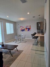 10222 NW 64th Way in Doral, FL - Building Photo - Building Photo