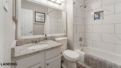 9301 Summit Centre Way in Orlando, FL - Building Photo - Building Photo