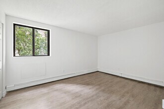 Webster Apartments in London, ON - Building Photo - Building Photo