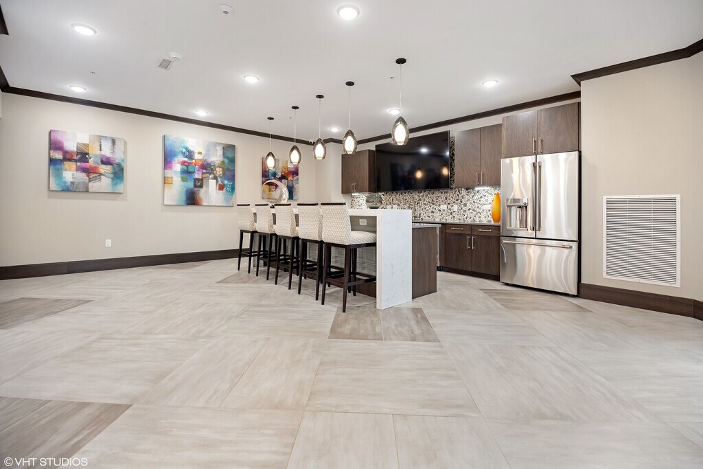 The Monarch Apartments in Des Plaines, IL