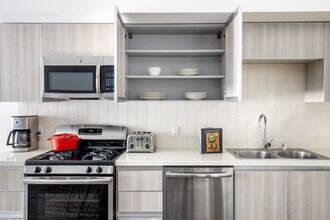 409 Hayworth Ave in Los Angeles, CA - Building Photo - Building Photo