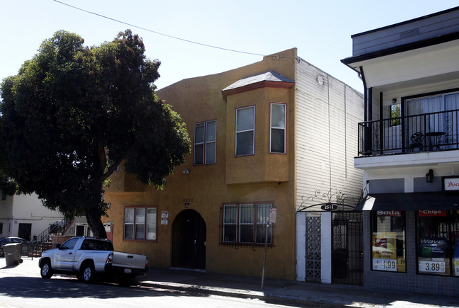 2575 Fruitvale Ave in Oakland, CA - Building Photo - Building Photo